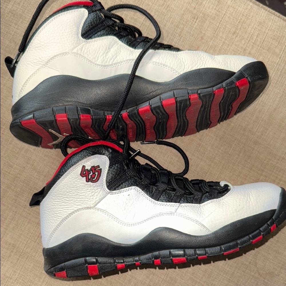 Jordan Men’s 9.5 White Black Red